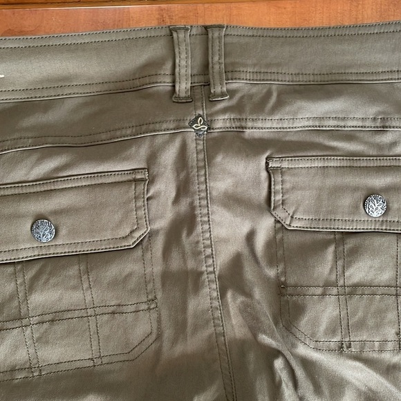 PRANA Nylon Roll Up Hiking Pants Size 12 - Picture 8 of 10